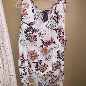 Women’s Sleeveless Dress Shirt